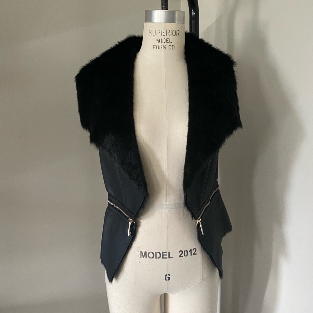 bebe- faux fur vest